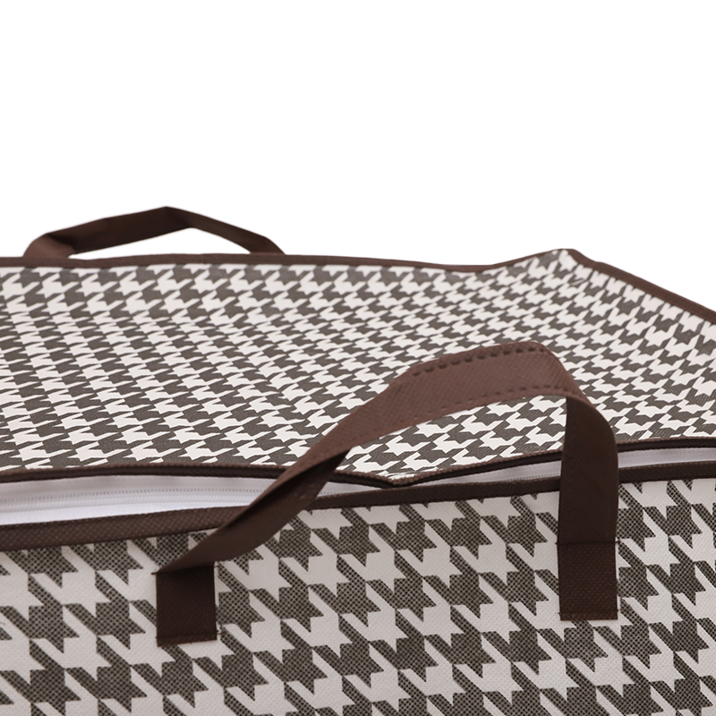 AC003